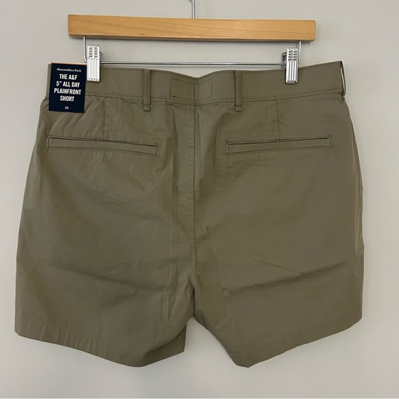 NWT Abercrombie & Fitch Men’s All Day Plainfront Green Shorts - Picture 3 of 7